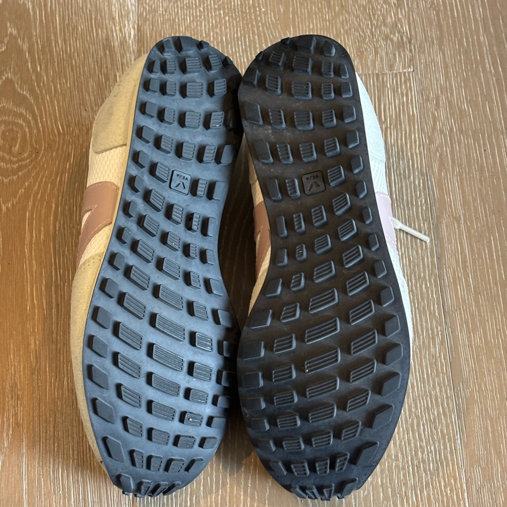 Veja Women's Cream and Pink Lace-Up Sneakers - Picture 5 of 6